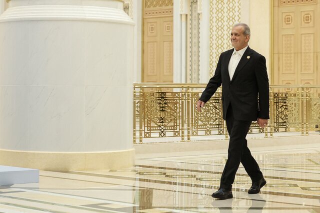 تجویز نسخه «گفتوگوی برابرِ» پزشکیان برای صلح منطقهای و جهانی