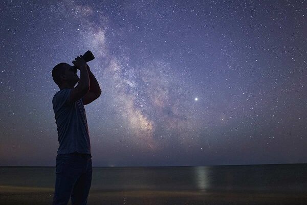 تاجیک: گردشگران ورامینی امشب بارش شهابی جوزایی را رصد میکنند