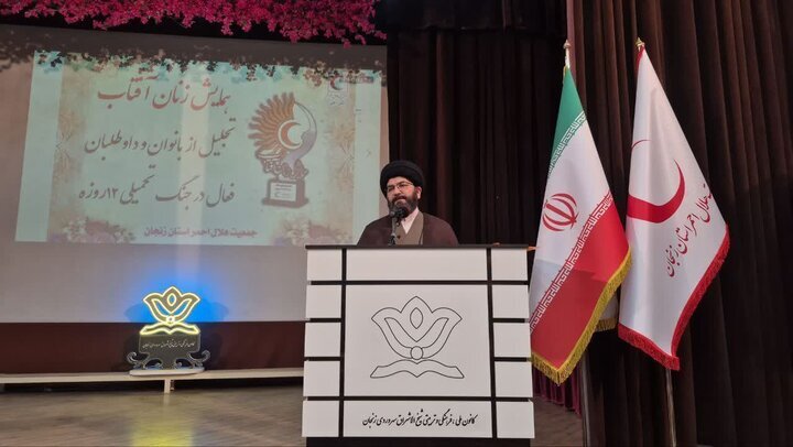 بانوان فداکار هلالاحمر طی ۱۲ روزه جنگ نقش خود را به زیبایی ایفا کردند