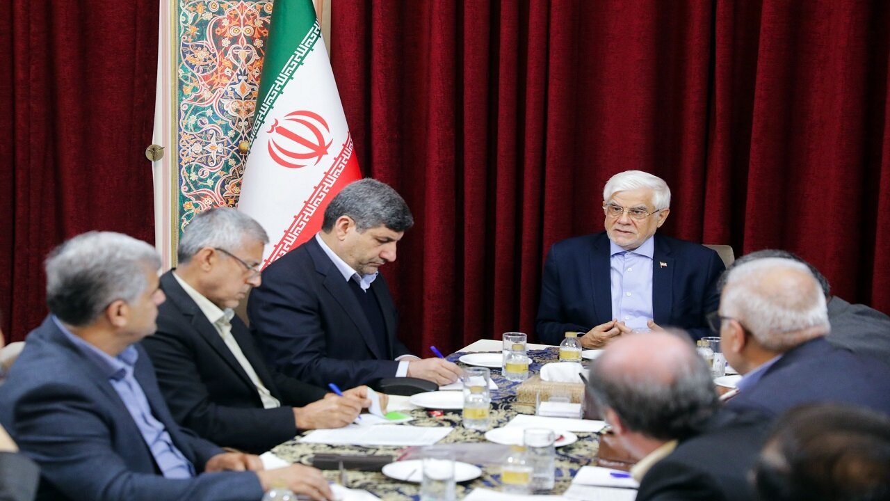 عارف: نگاه کلیشهای موجب افت عملکرد دانشآموزان شده است