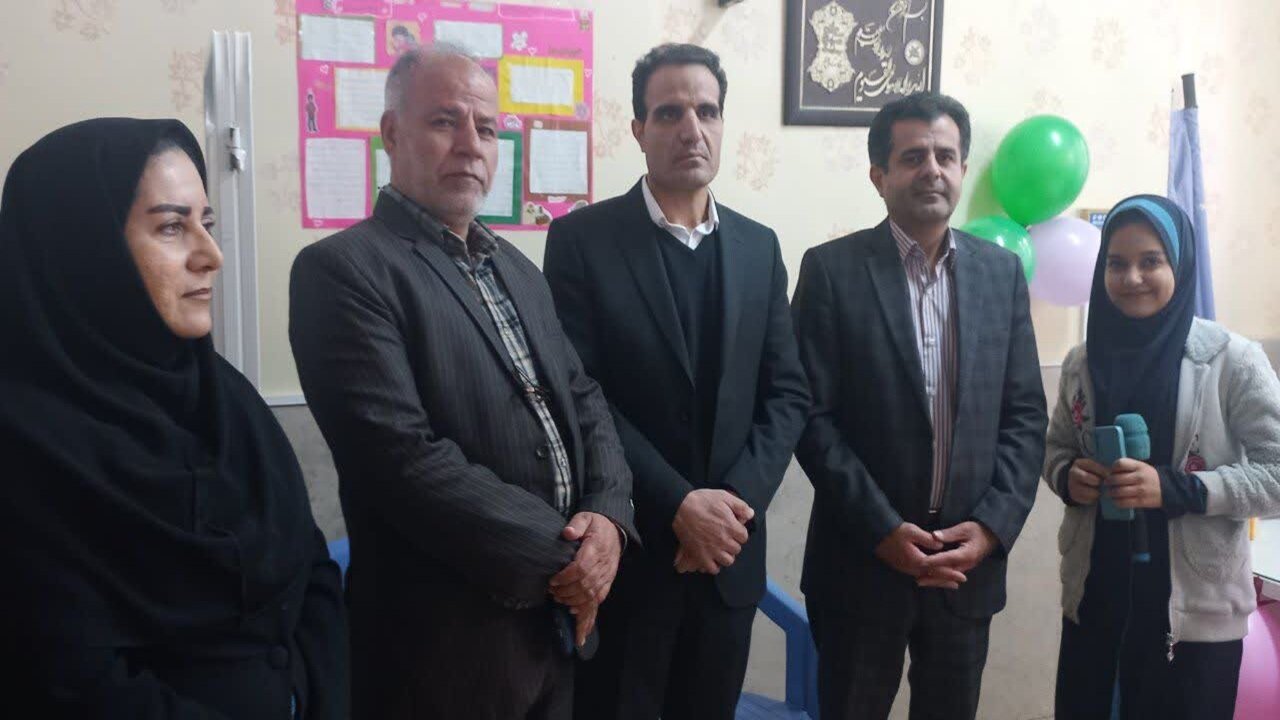 برگزاری مراسم افتتاحیه اتاق بهداشت در دبیرستان دخترانه مولوی اصفهان + فیلم