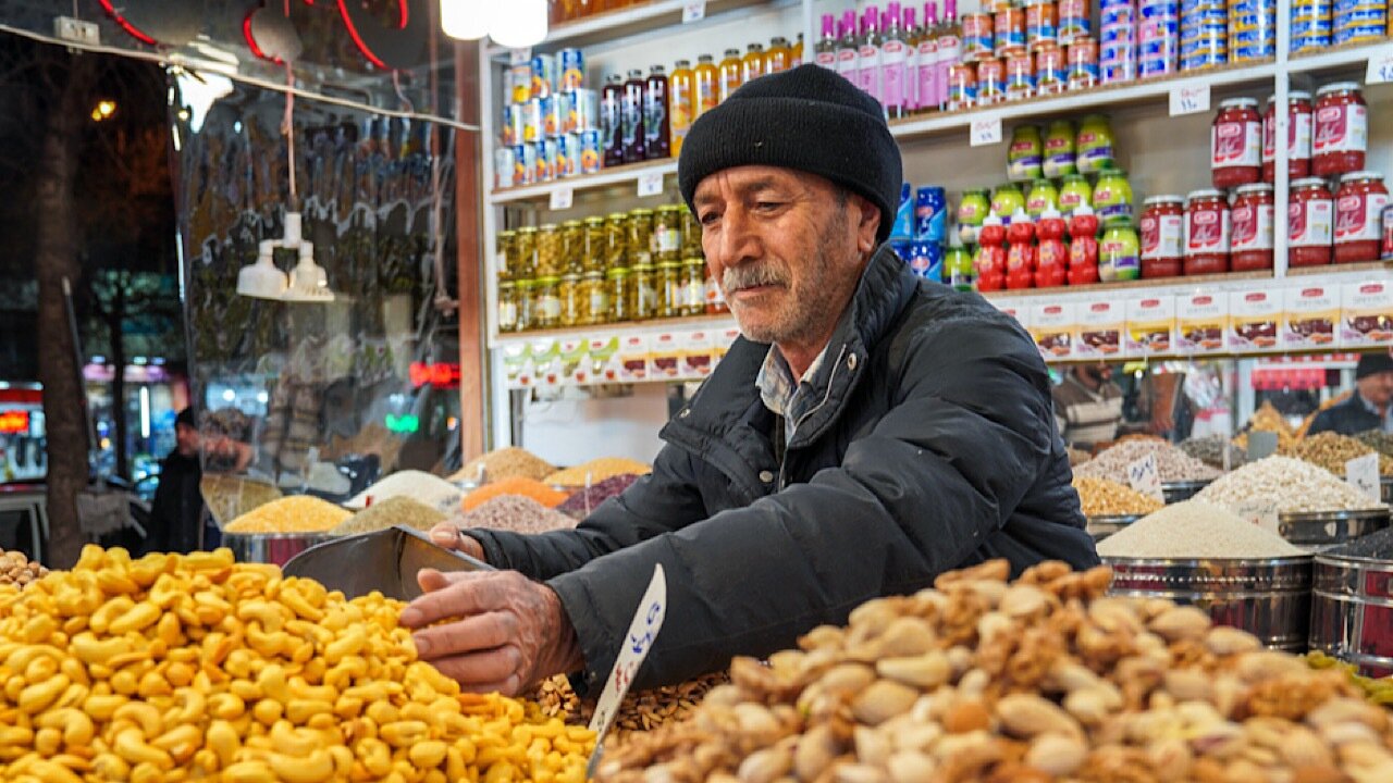 اصناف جشنواره فروش ویژه شب یلدا برگزار میکند