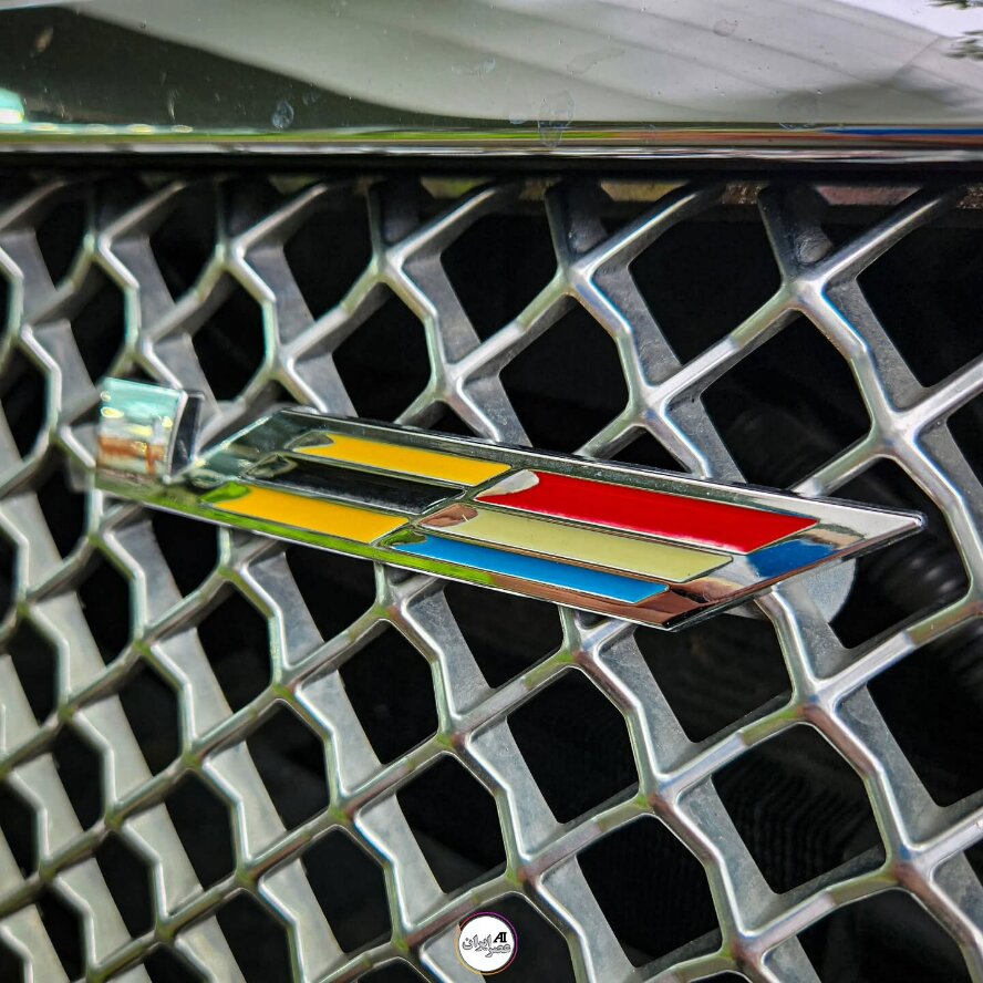 کادیلاک خاص با رنگ متالیک تابان