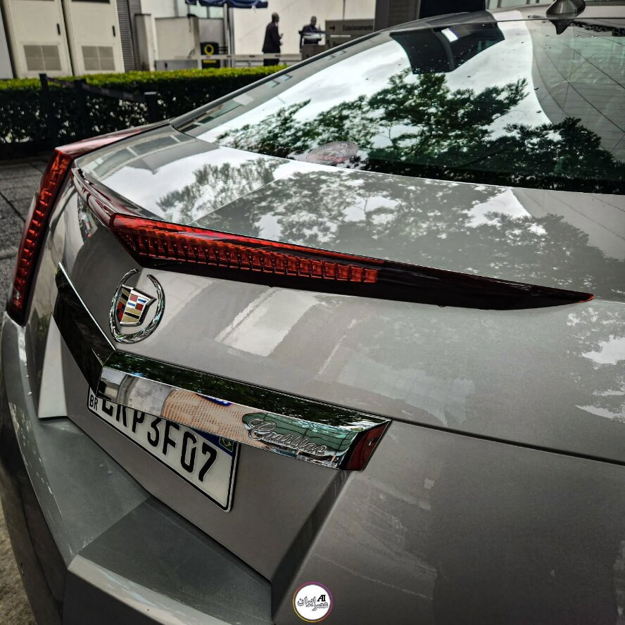 کادیلاک خاص با رنگ متالیک تابان