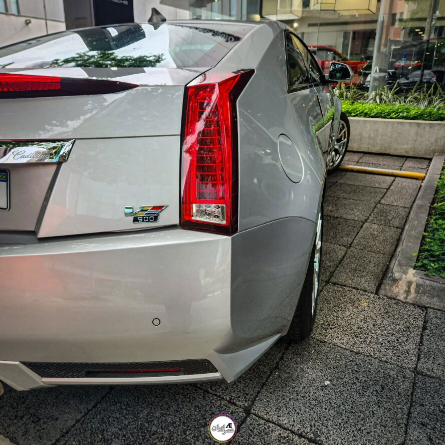 کادیلاک خاص با رنگ متالیک تابان