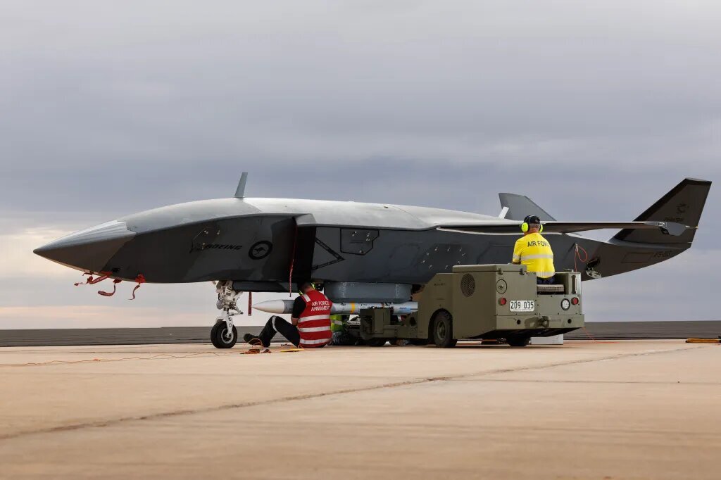 شبح خفاش یا پهپاد رادارگریز بوئینگ MQ-28A شلیک کرد