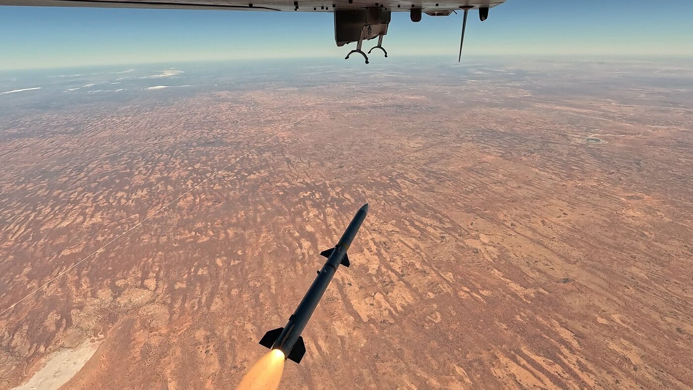 شبح خفاش یا پهپاد رادارگریز بوئینگ MQ-28A شلیک کرد