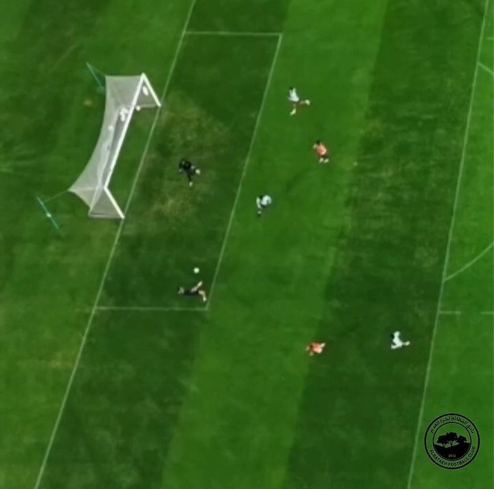 با فرهاد مجیدی قرارداد بازیکن ببندید!