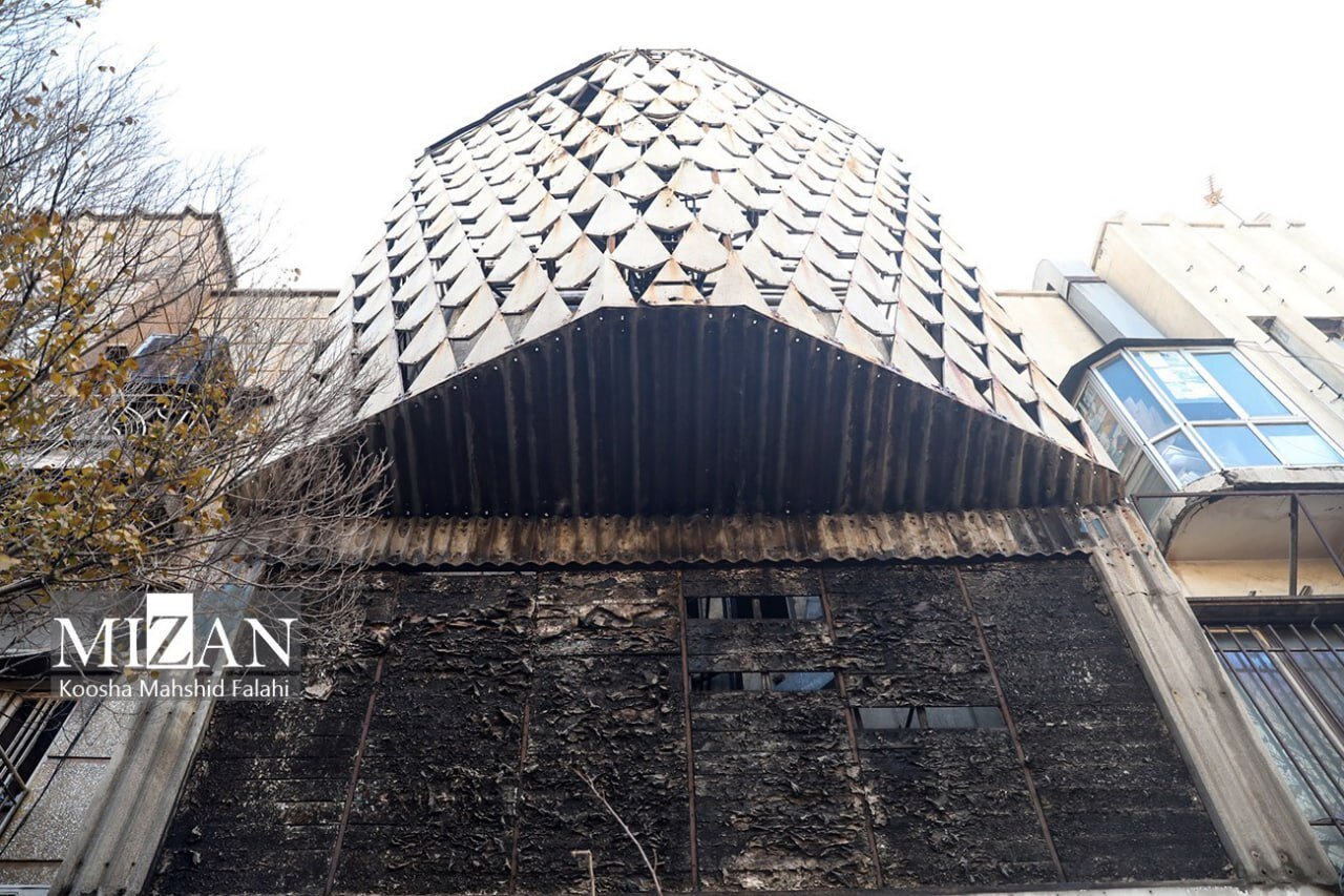 عکس/ آتشسوزی سینما ایران در لالهزار