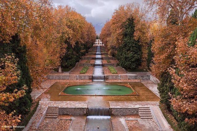 سلطنت پاییز در بهشت کویر