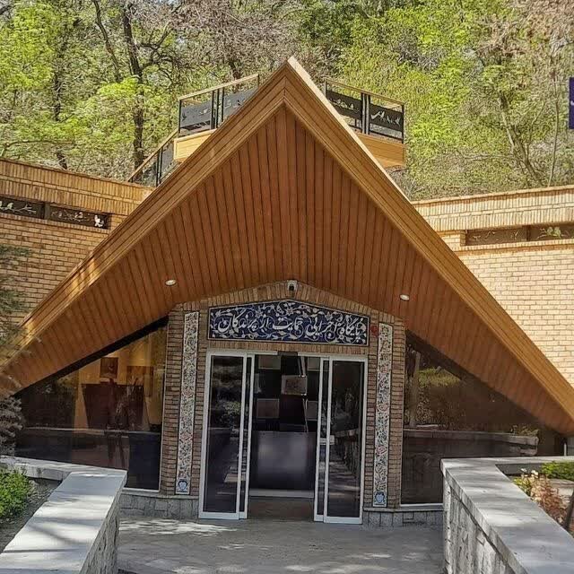 «مینا» تهدیدی برای پرندگان بومی مشهد