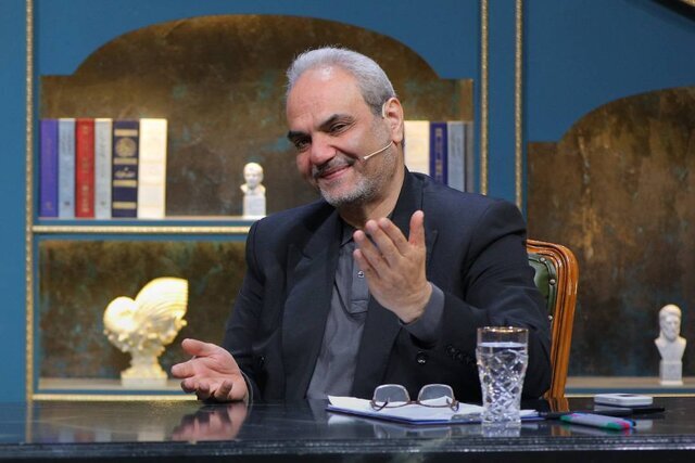 واکنش خیابانی به اظهارت جنجالی‌اش درباره فوتبالیست‌ها + ویدیو