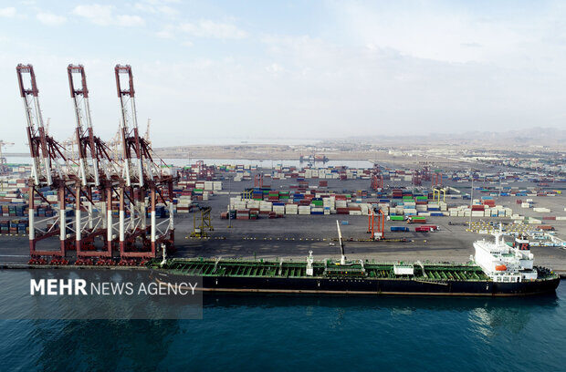 معطلی کشتیها در لنگرگاه؛ واردات کالای اساسی گرفتار فرآیندهای ارزی