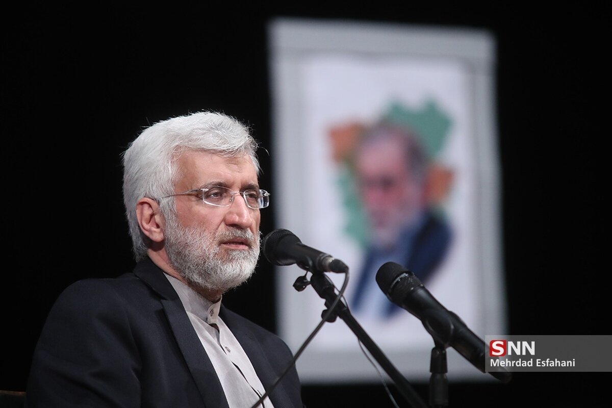 جلیلی: دانشجو وقتی که بفهمد در چه شرایطی است شما میتوانید به آینده امیدوار باشید/ دشمن از کیلومترها آن طرفتر خانه استاد دانشگاه را هدف قرار داد + فیلم