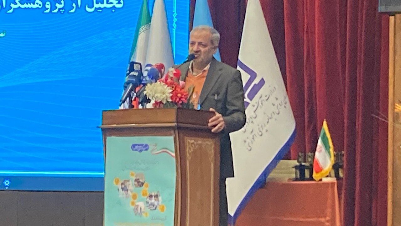 کاظمی: کاهش تنوع مدارس و سیاستگذاری علمی در دستور کار است