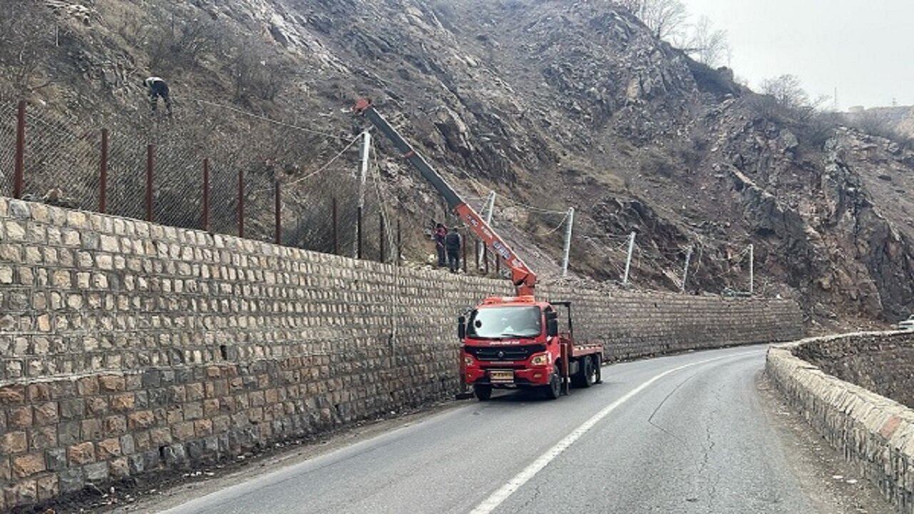 ایمن‌تر شدن محور کندوان با نصب توری سنگ گیر