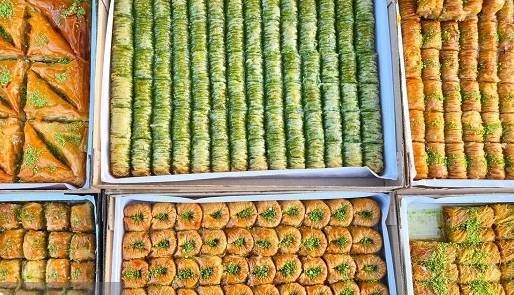 ثبات قیمت شیرینی در یلدا؛ میانگین قیمتها بین ۲۰۰ تا ۶۰۰ هزار تومان