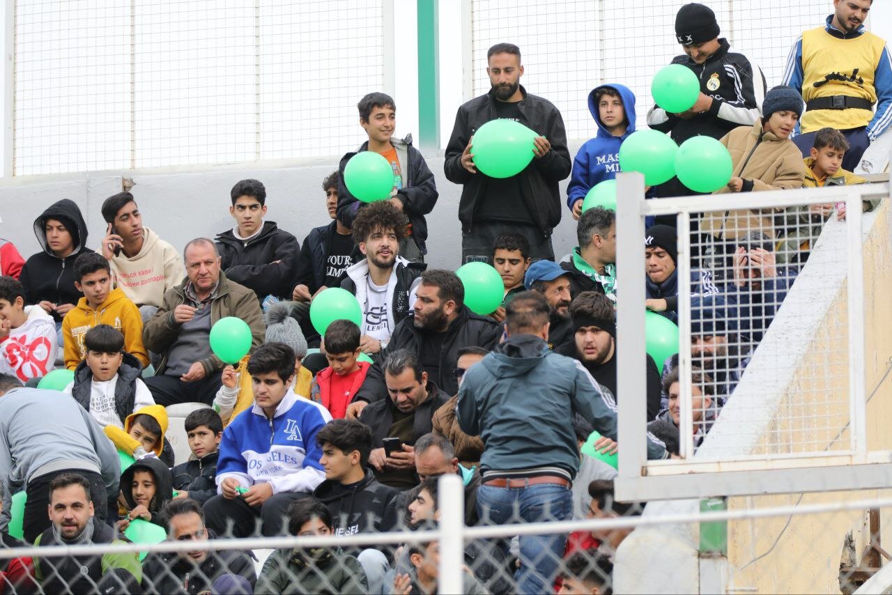 استادیوم خیبر - استقلال پر شد!