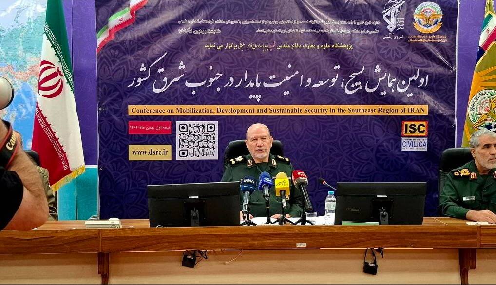 سرلشکر صفوی: آمریکاییها نمیتوانند روابط اقتصادی ایران را کنترل کنند