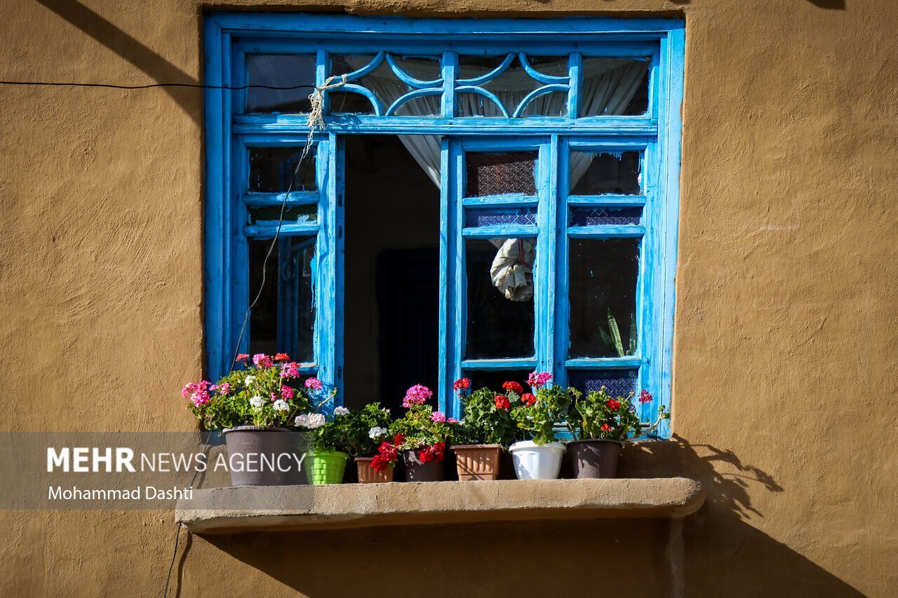 روستای گردشگری عنبران با بافت سنتی و قدیمی