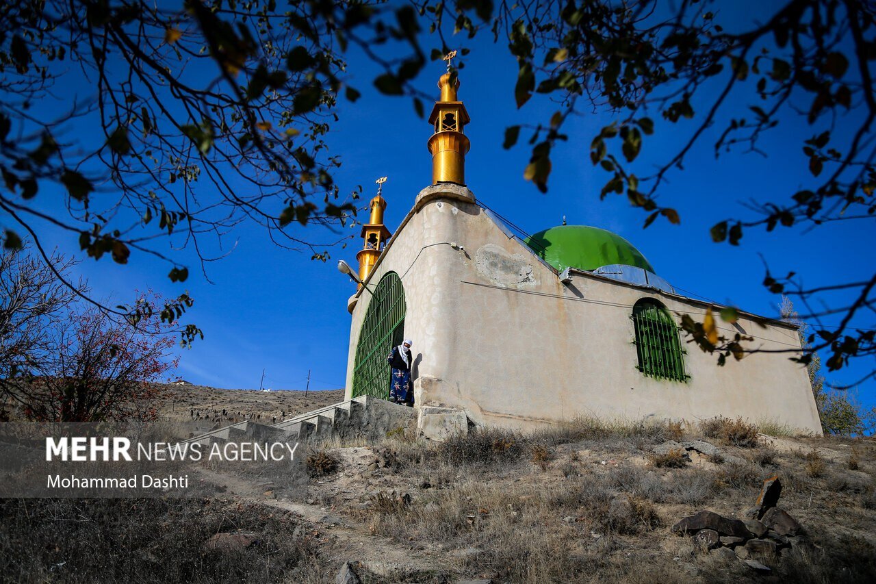 روستای گردشگری عنبران با بافت سنتی و قدیمی