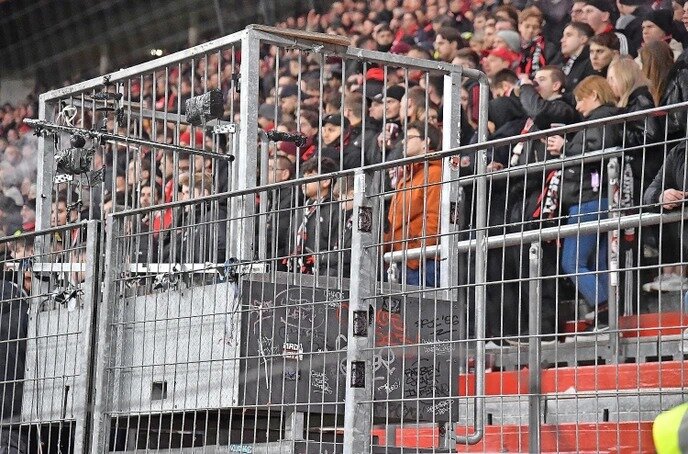 فوتبال 100 درصد سیاسی آلمان و ترس از راستگرایان