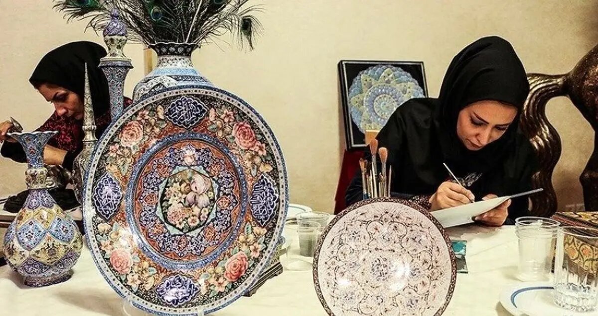 سختگیریهای تأمین اجتماعی سبب قطع بیمه هنرمندان میشود / چالش جدی پیش روی هنرمندان صنایع دستی