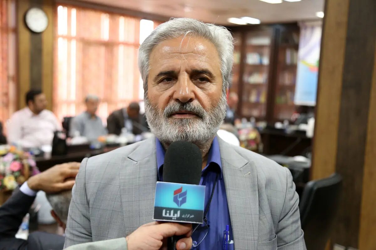 دولت قیمت «رجا» را به نرخ روز به تامین اجتماعی بپردازد/ مدیران وزارت کار سمت کارگران و بازنشستگان بایستند