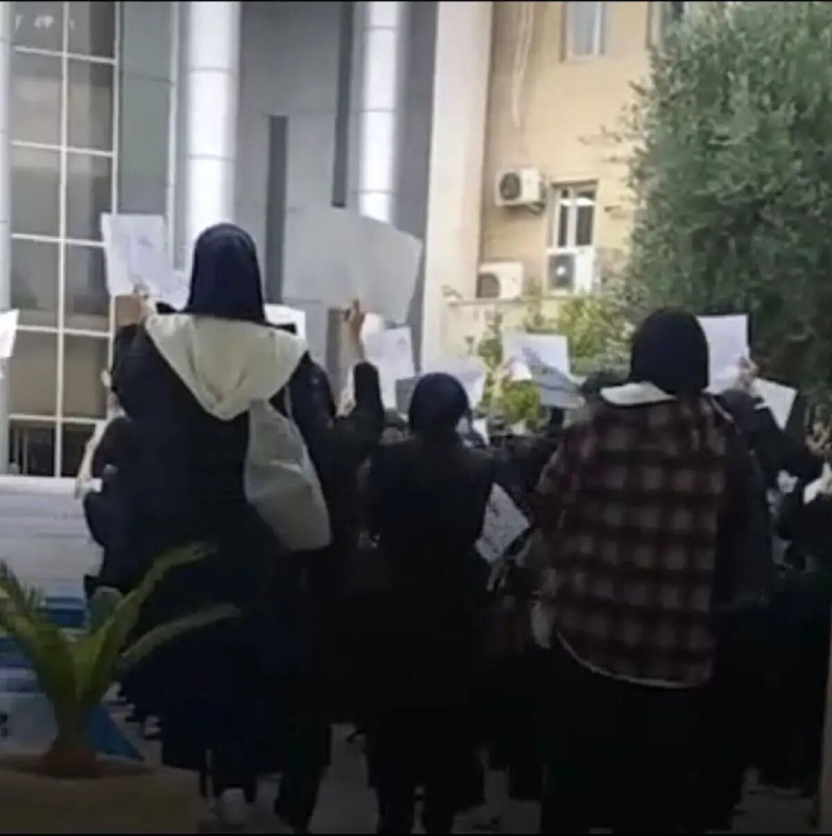 اعتراض صنفی پرستاران مینودشت و اهواز/ پرداختها ناچیز است