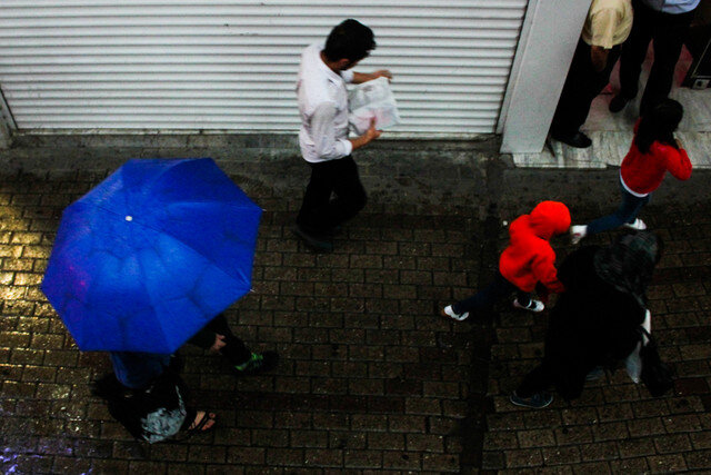 بارش متناوب برف و باران در تهران/ کاهش دما تا ۶ درجه