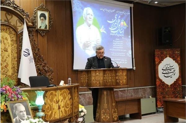 دستیار اجتماعی رئیس‌ جمهوری: شعر عامل ماندگاری ایران و تقویت فرهنگ مقاومت است