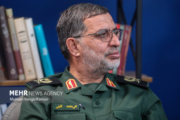 نائینی: اگر جنگی هم شود دشمن با ابعاد جدید جمهوری اسلامی مواجه میشود