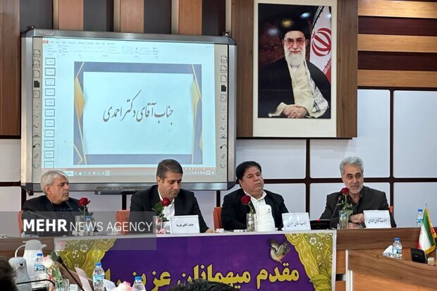 پارسا از کاهش تراکم کلاسهای درس در تهران به ۳۲ دانشآموز خبر داد