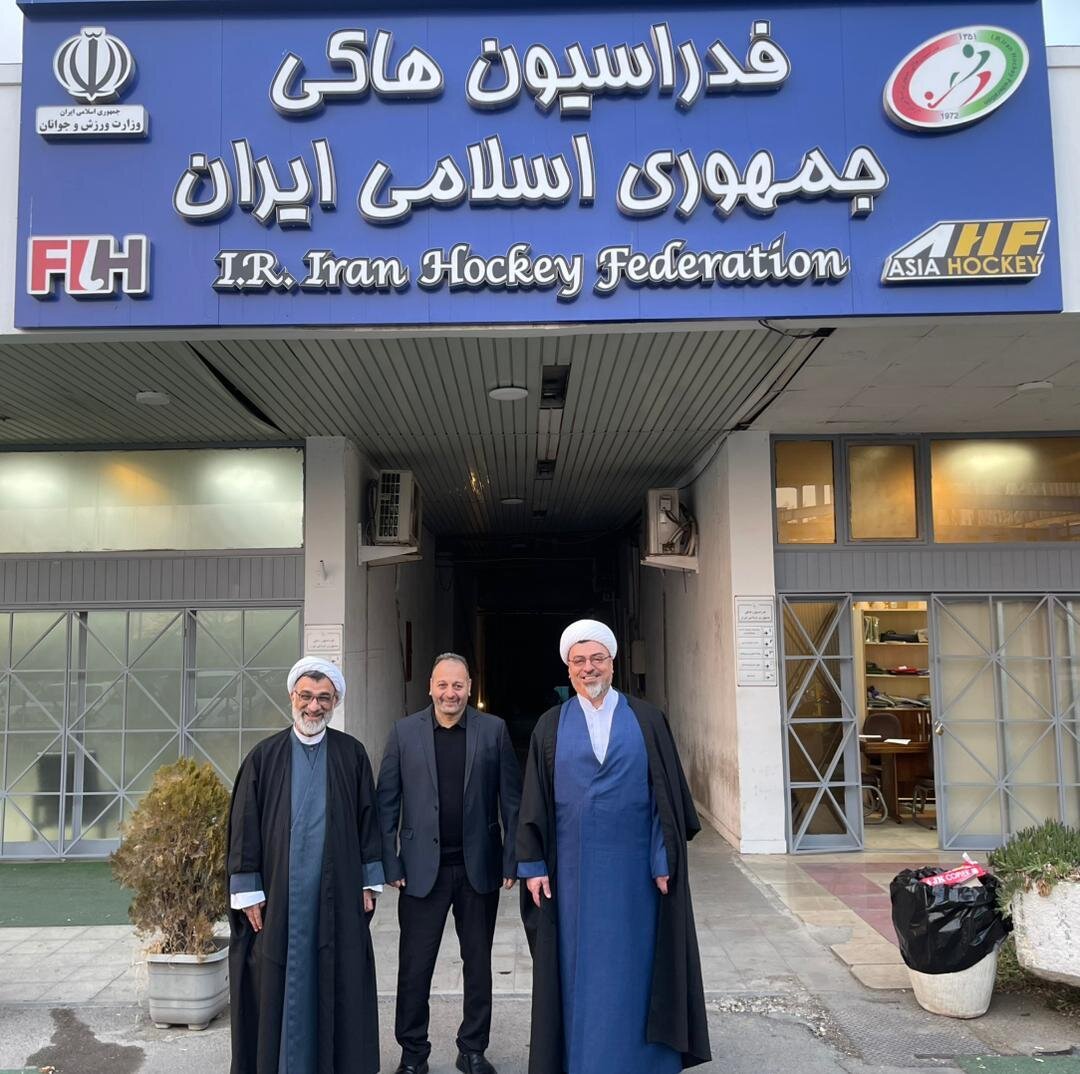 حضور دبیر شورای عالی انقلاب فرهنگی و معاون فرهنگی وزارت ورزش در فدراسیون هاکی