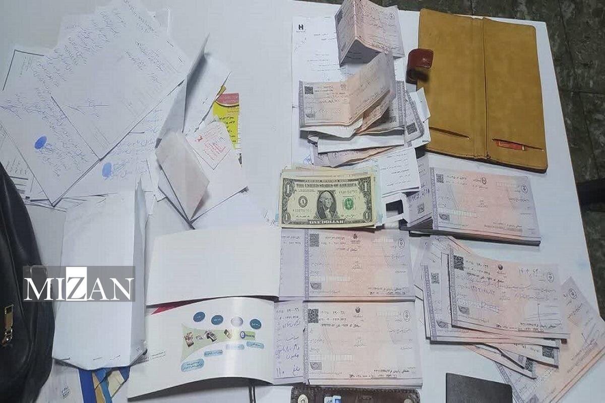 کشف بسته حاوی مبالغ کلان ارزی و مدارک هویتی در مترو