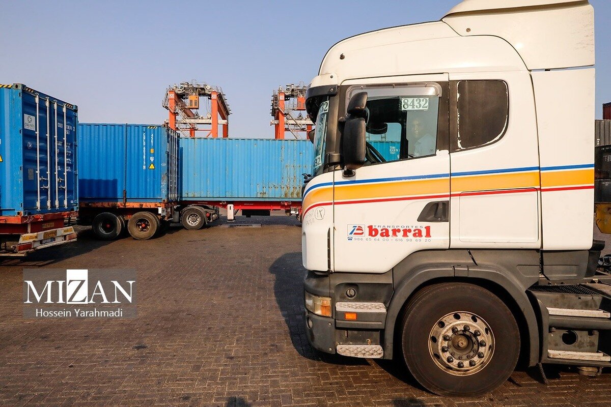 موجودی ۵ میلیون تنی کالاهای اساسی در بنادر