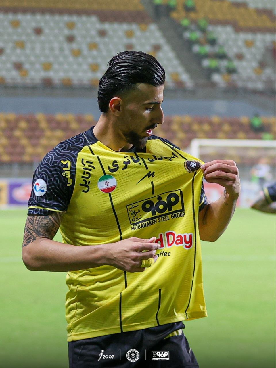 خوشحالی کنایه‌آمیز پیش چشم یحیی و محرم!