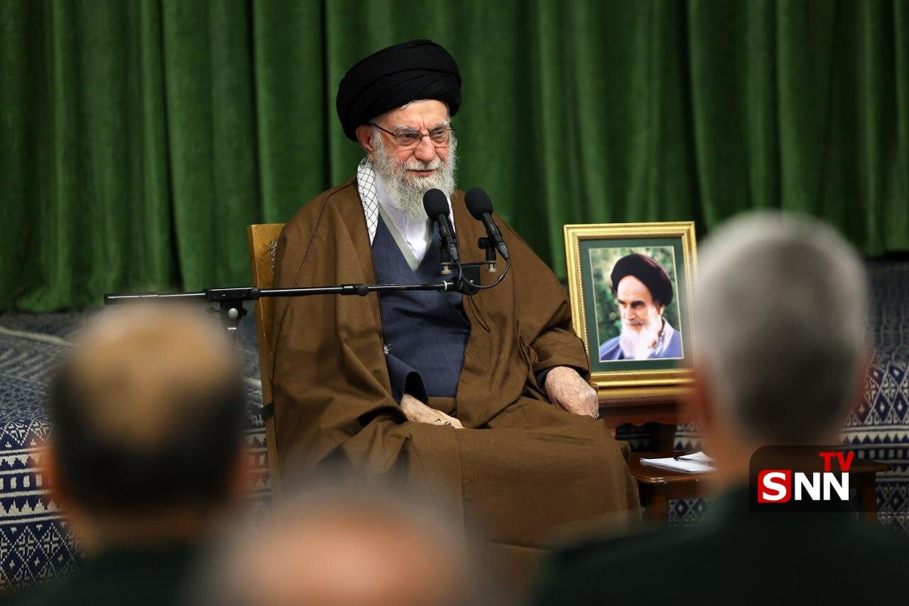عکس/ دیدار دست‌اندرکاران کنگره بزرگداشت شهدای استان البرز با رهبر انقلاب اسلامی