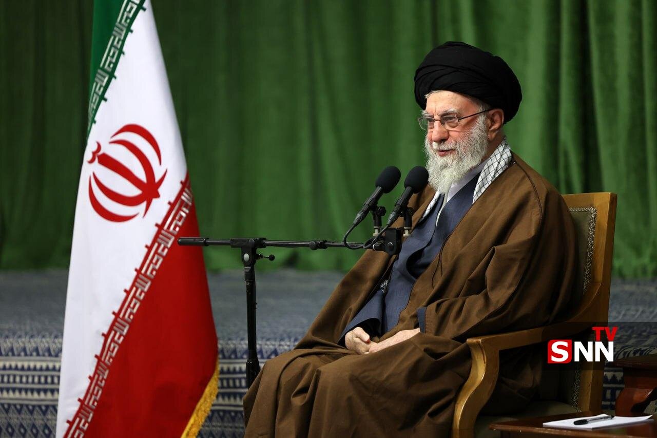 عکس/ دیدار دست‌اندرکاران کنگره بزرگداشت شهدای استان البرز با رهبر انقلاب اسلامی