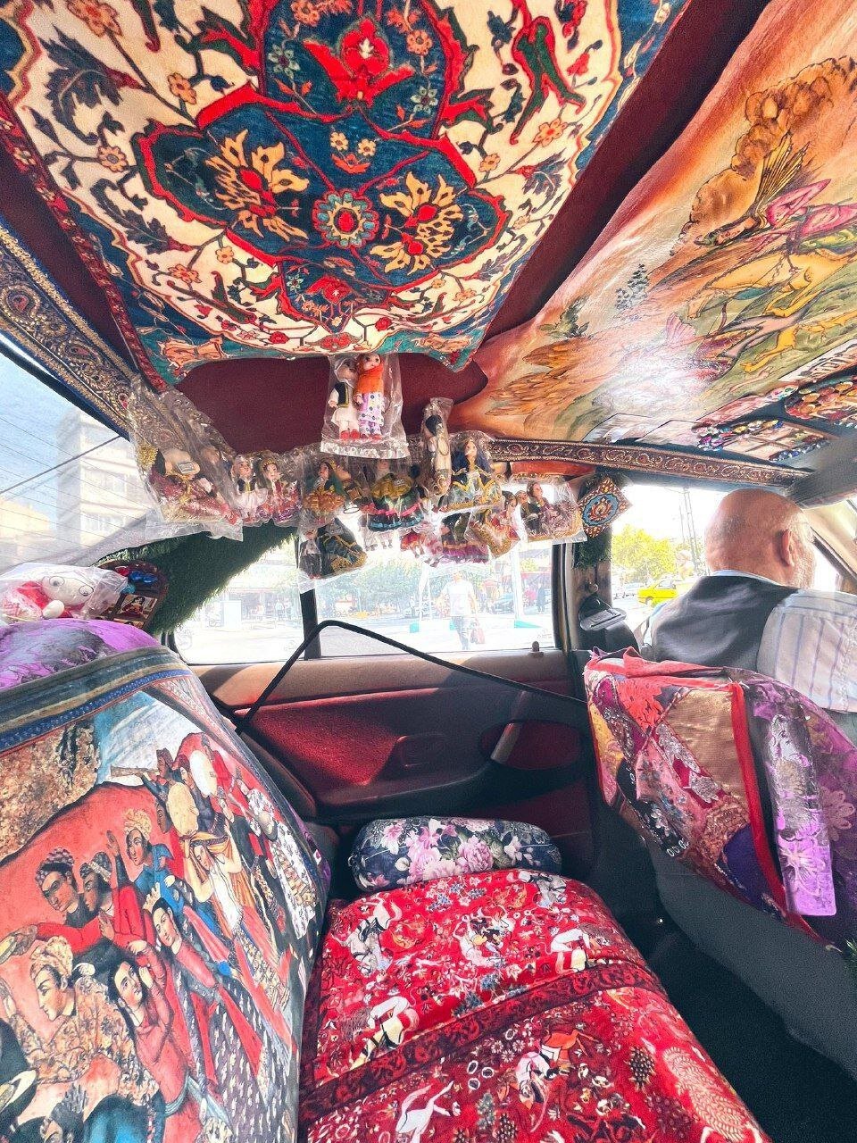 تصاویر جالبی از داخل یک تاکسی اینترنتی
