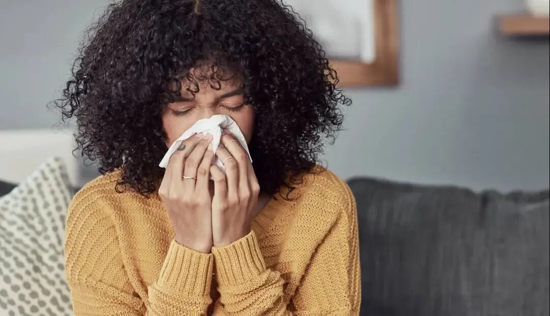 چرا وقتی سرما میخوریم، دچار آبریزش بینی میشویم؟