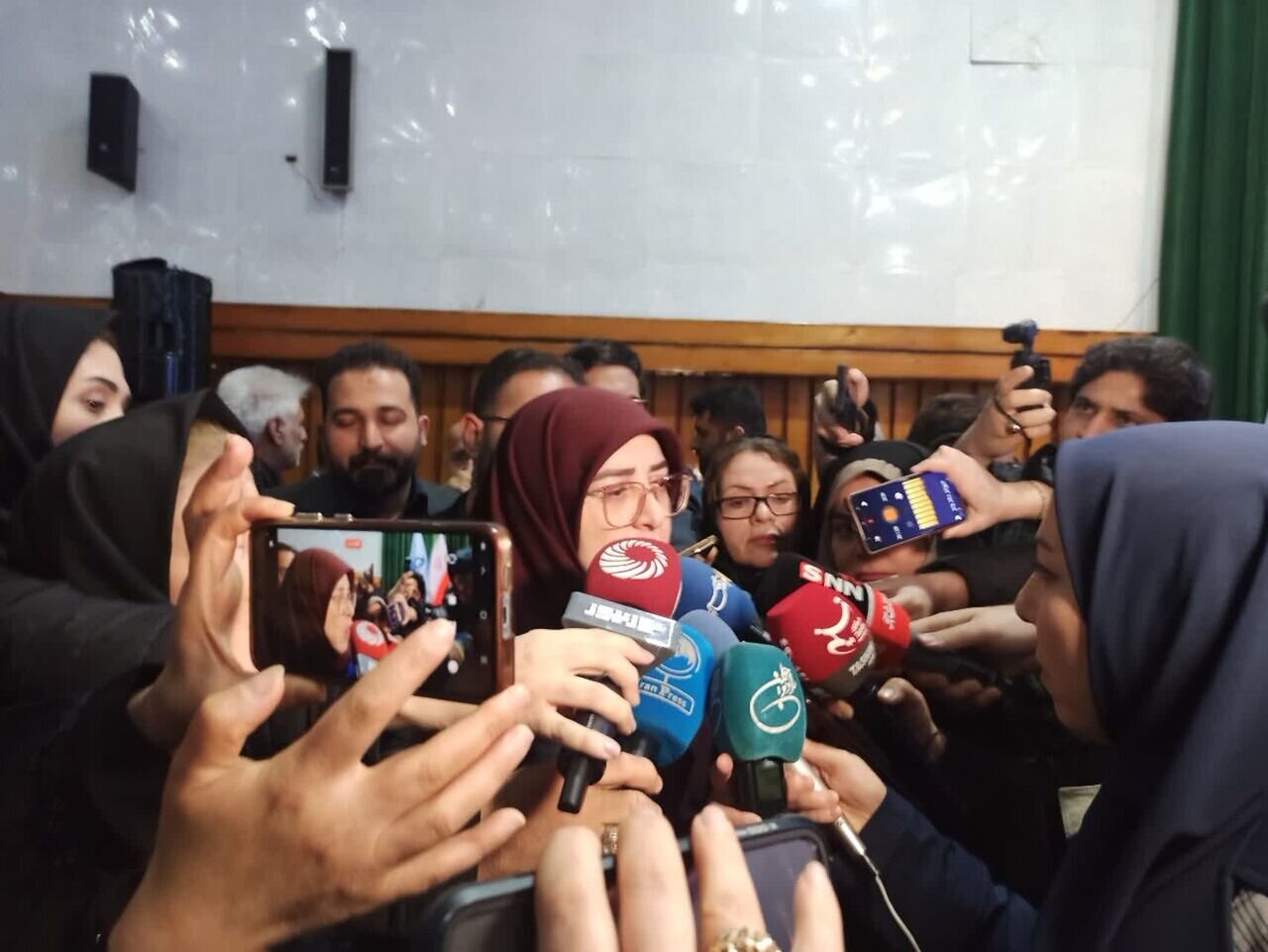 مهاجرانی: مشکلات معیشتی و مسائل اساسی مردم در بودجه سال آینده دیده میشود