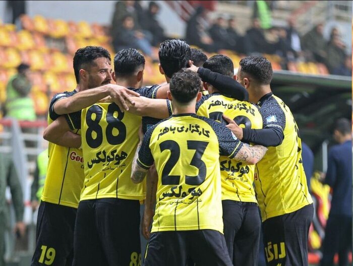 تساویهای سریالی استقلال؛ صدر جدول به رنگ طلایی!