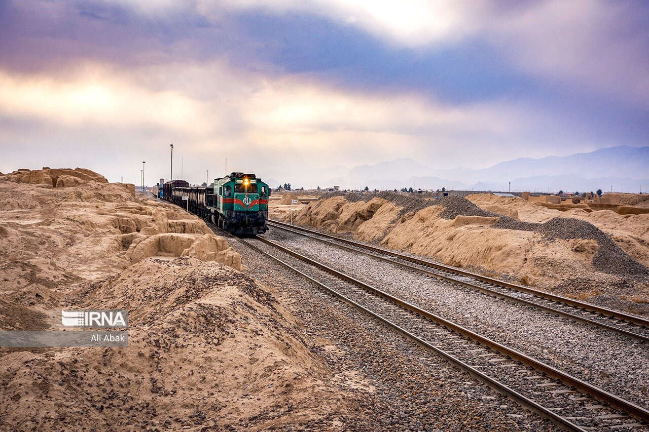 جابهجایی ریل راه آهن از دل تپهحصار دامغان، اولین گام برای ثبت جهانی
