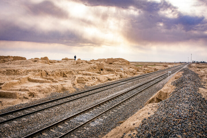 جابهجایی ریل راه آهن از دل تپهحصار دامغان، اولین گام برای ثبت جهانی