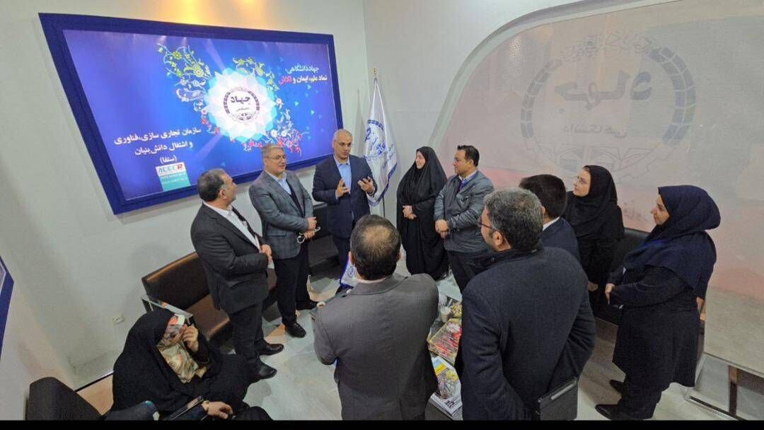 از صنعت قرآنی تا تاریخ‌نگاری تقریبی