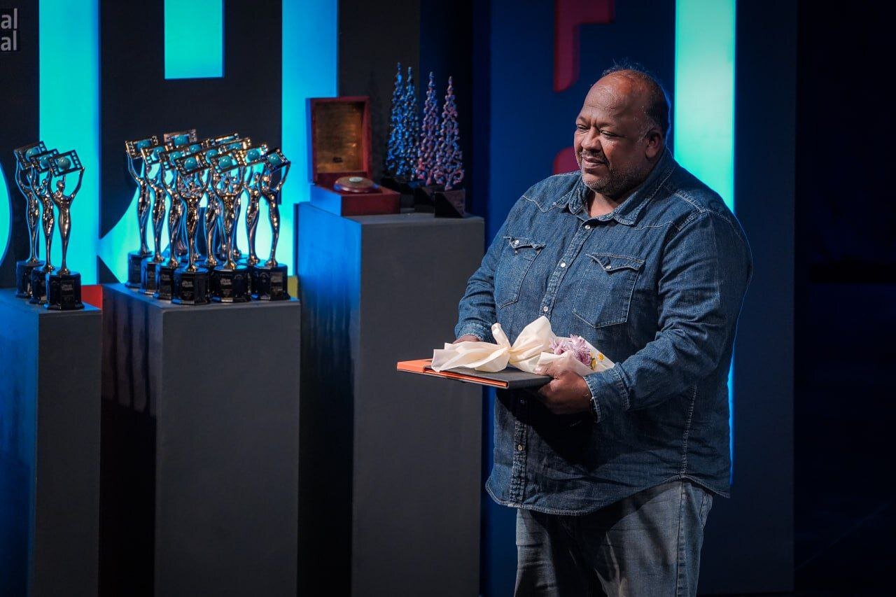 نشان «سینماحقیقت» به برگزیدگان اهدا شد/اهدای جایزه بخش بین الملل