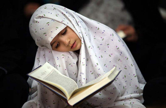 تربیت دینی نسل آینده بدون گفت‌وگو و الگوی عملی ممکن نیست