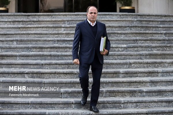 نوری قزلجه: اجرای برنامه الگوی کشت ابلاغ و در حال رصد سراسری است +فیلم