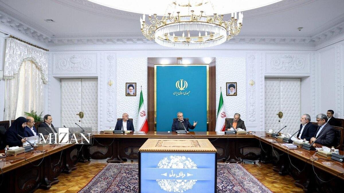 پزشکیان: دانشآموزان باید مهارتهایی را بیاموزند که با فناوریها و نیازهای روز جهان همخوانی داشته باشد